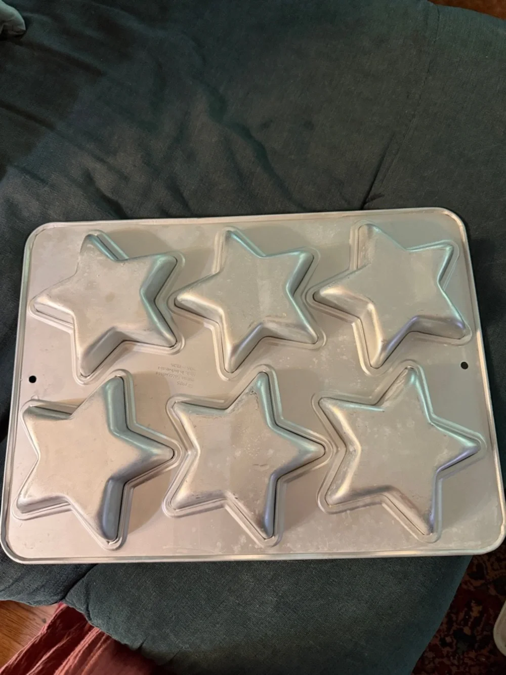 Wilton Star-Shaped 6-Cavity Cake Pan - Silver - Picture 2 of 2